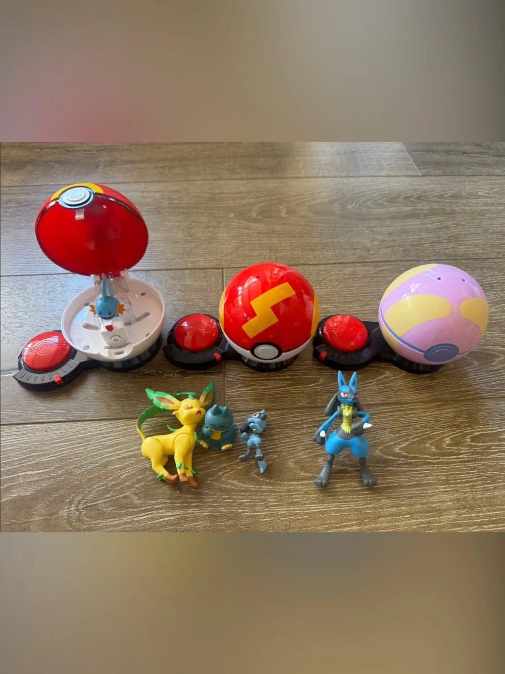 3 Pokémon Surprise Attack balls with Assorted Figurines